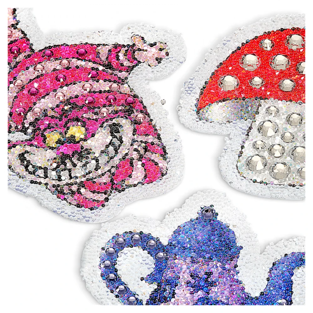 SWAROVSKI Αφαιρούμενα αυτοκόλλητα Alice in Wonderland Γάτα, τσαγιέρα, μανιτάρι 5689428 SWAROVSKI Αφαιρούμενα αυτοκόλλητα Alice in Wonderland Γάτα, τσαγιέρα, μανιτάρι 5689428