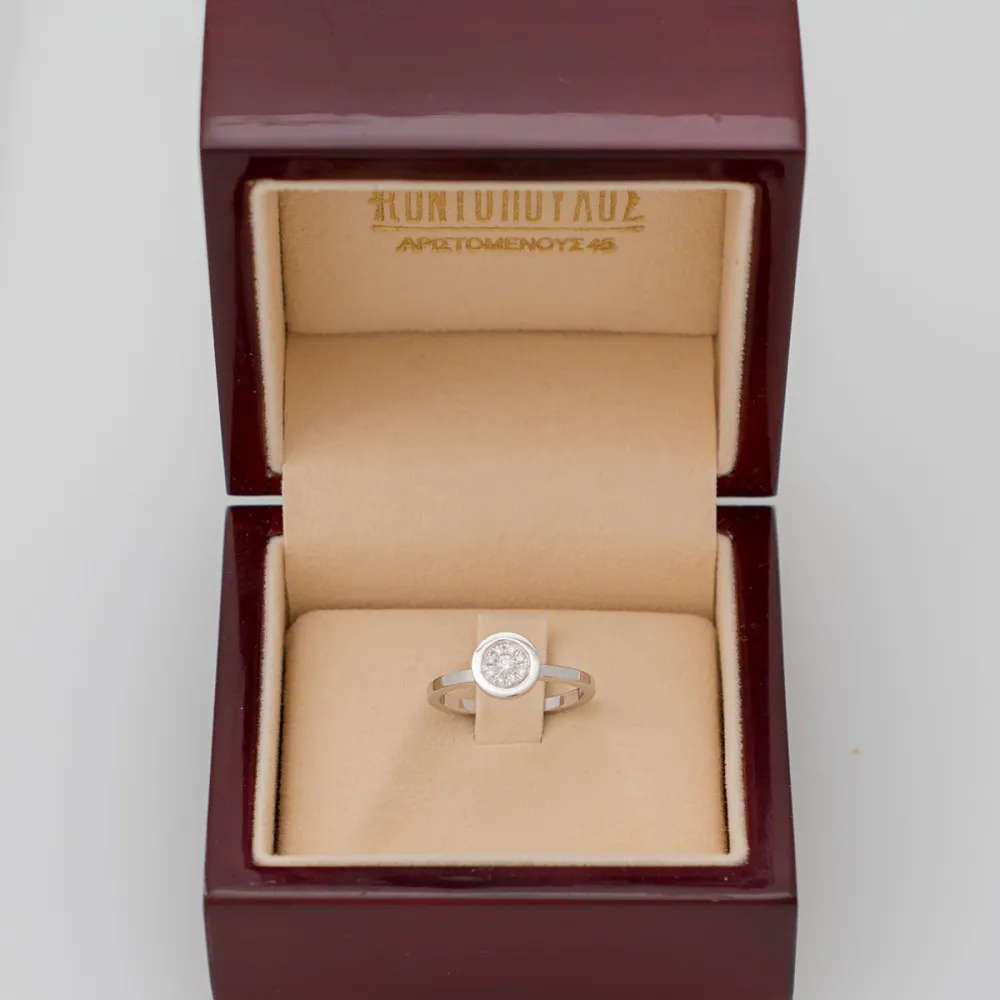 18K Μονόπετρο Δαxτυλίδι Αρραβώνων με Διαμάντι EM101