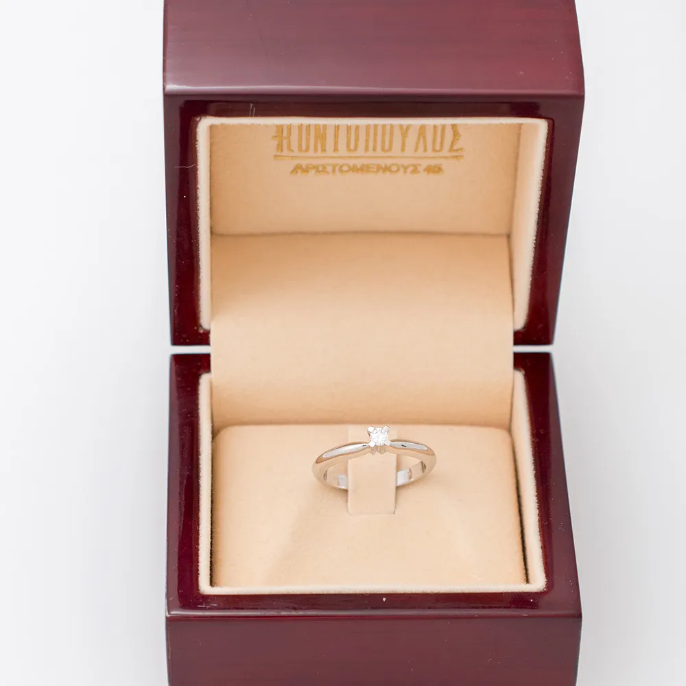 18K Μονόπετρο Δαxτυλίδι Αρραβώνων με Διαμάντι LR016