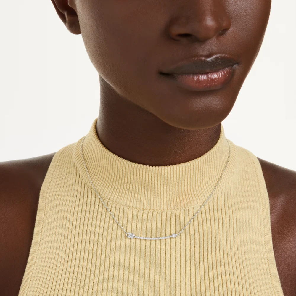 SWAROVSKI Idyllia Μενταγιόν με αλυσίδα, Λευκό, Μίξη Κοπών, Βέλος, Επιροδιωμένο 5737293